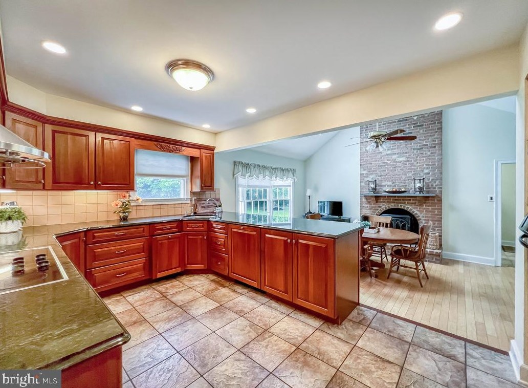 1 Autumn Dr, Upper Makefield PA  18940-1764 exterior