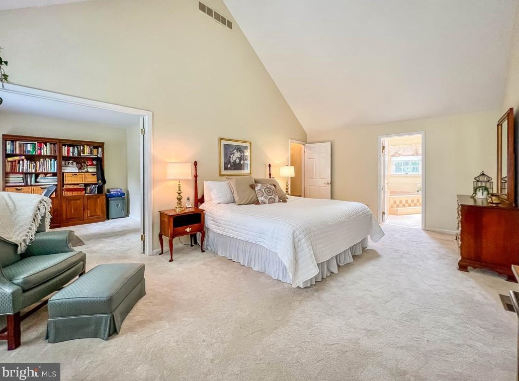 1 Autumn Dr, Upper Makefield PA  18940-1764 exterior