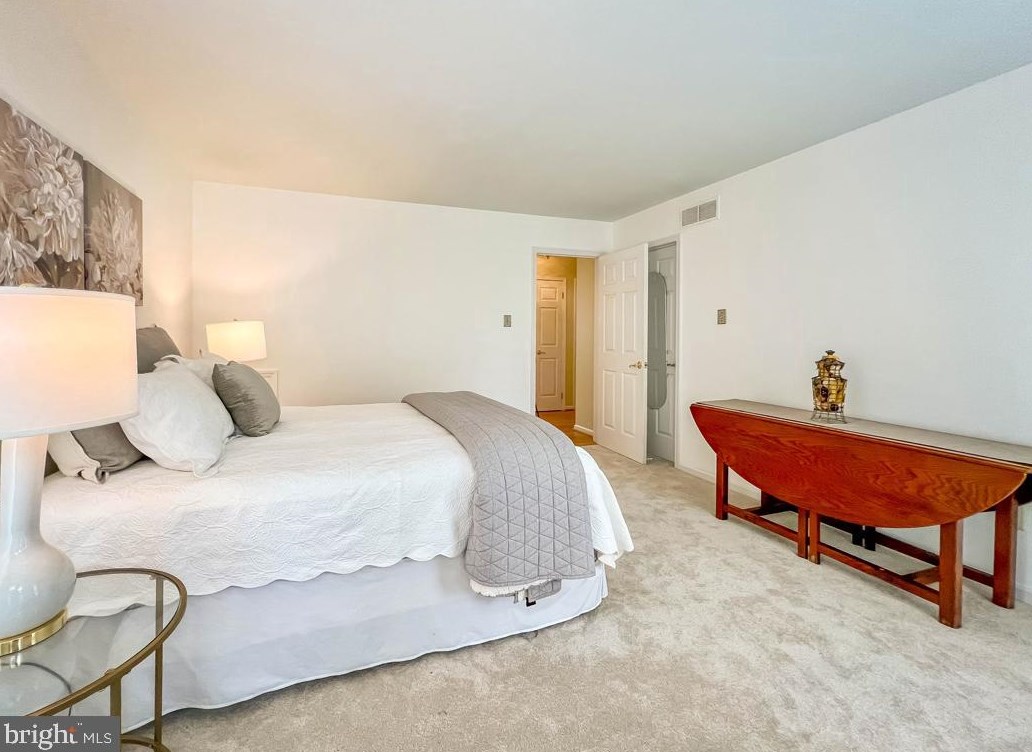 1 Autumn Dr, Upper Makefield PA  18940-1764 exterior