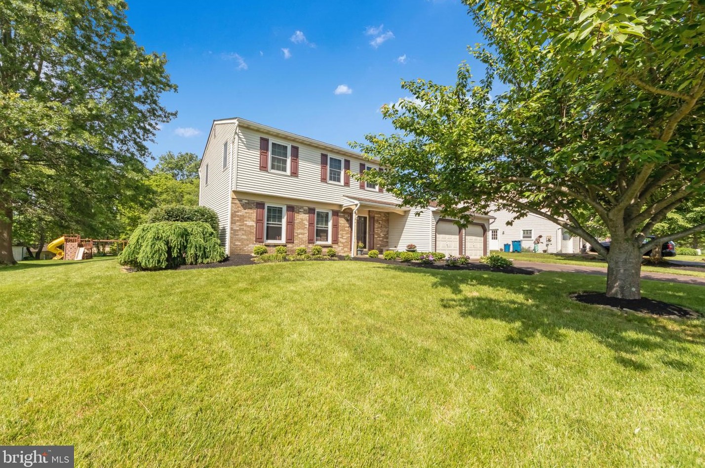 122 Noble Dr, Perkasie, PA 18944-2429