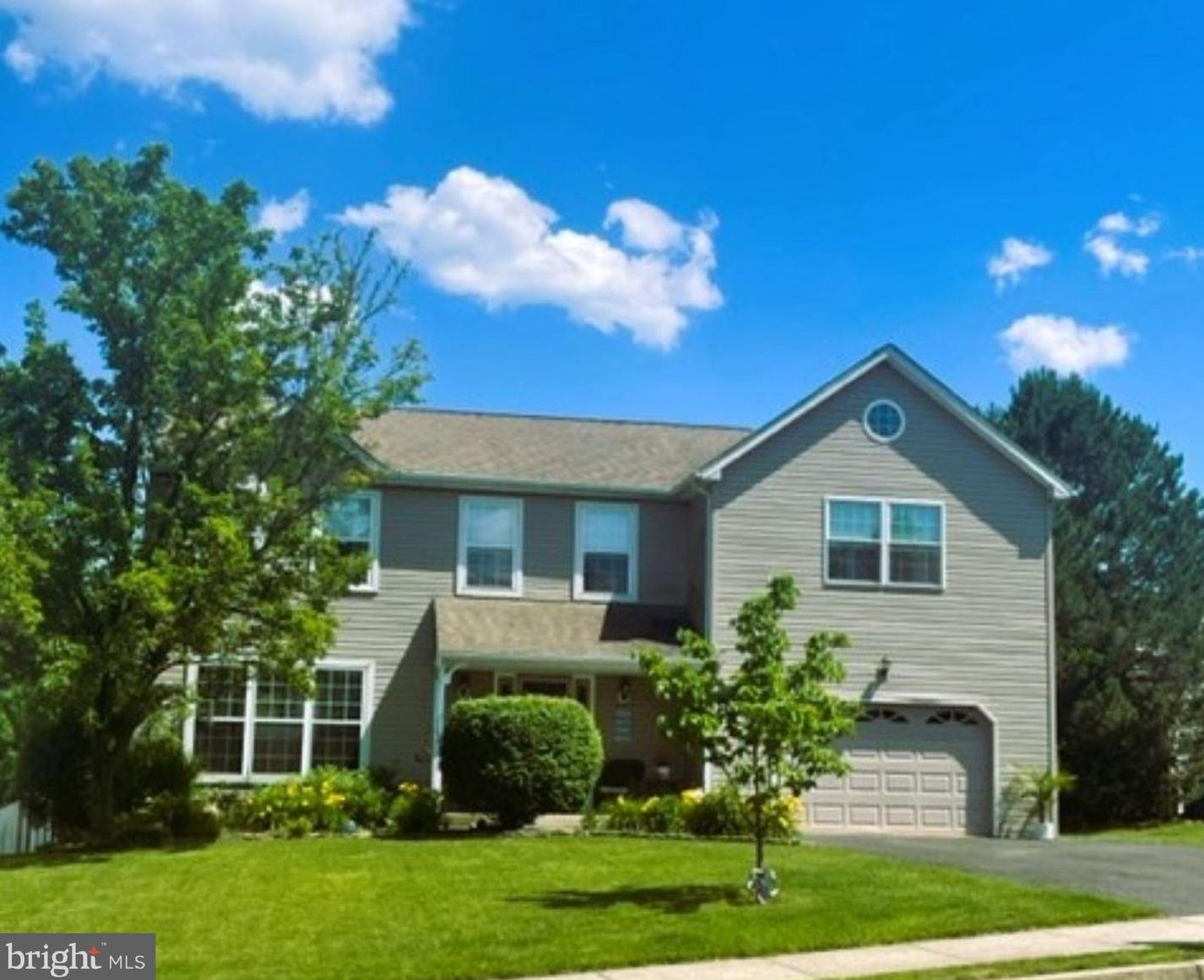 23 Patriot Dr, Chalfont, PA 18914-2953