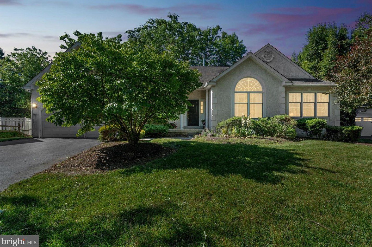248 Hidden Den Cir, Gardenville, PA