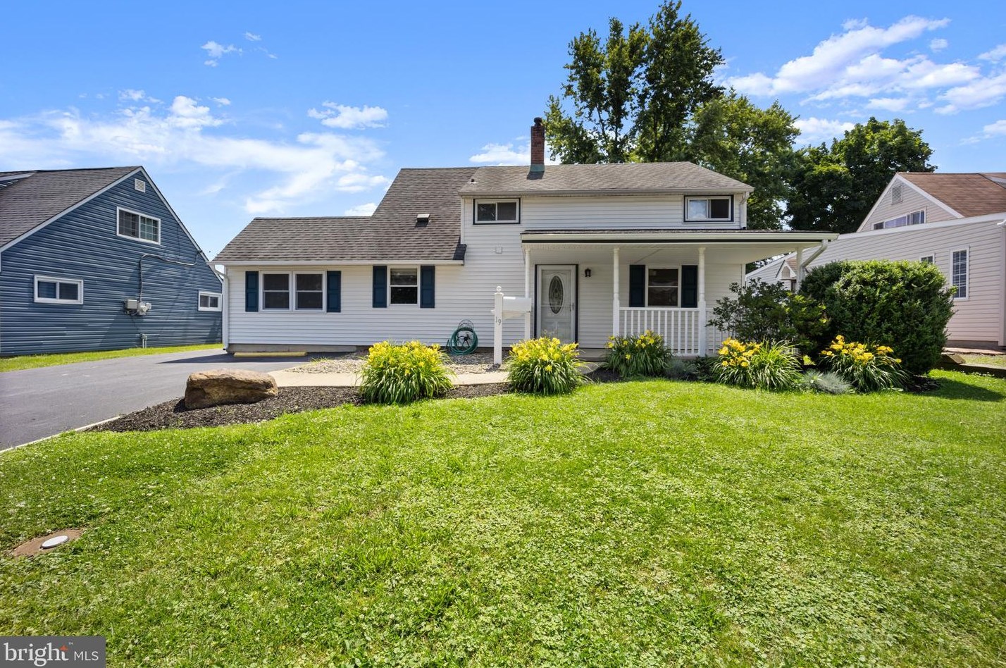19 Granite Rd, Levittown, PA 19057-3311