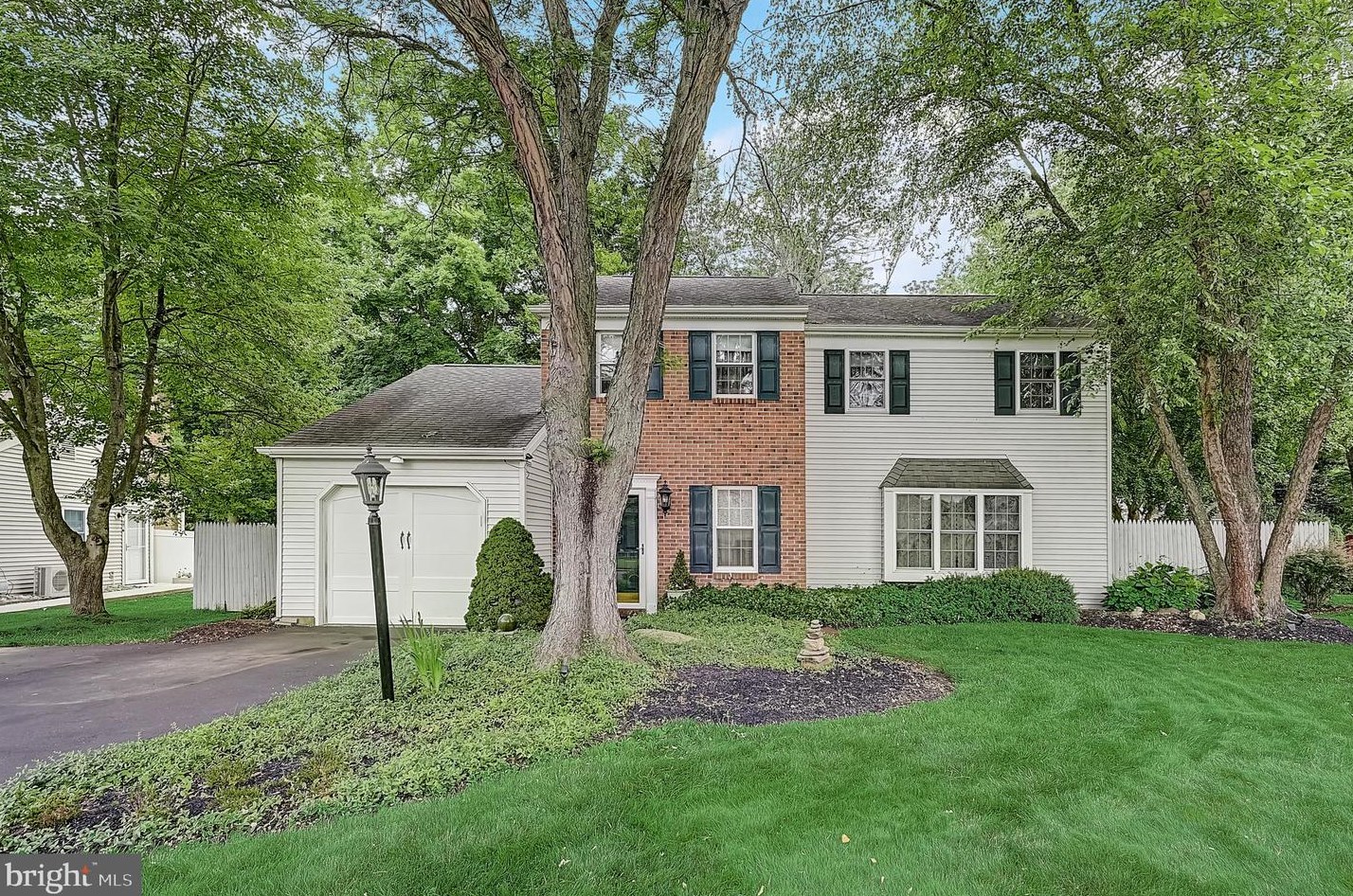 321 Bernick Dr, Langhorne, PA 19047-1110