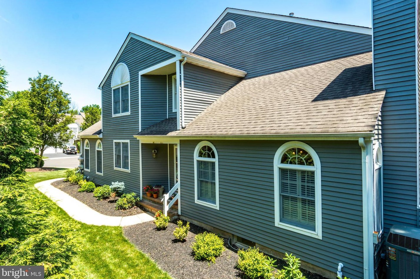 142 Summerhill Ct, New Hope, PA 18938