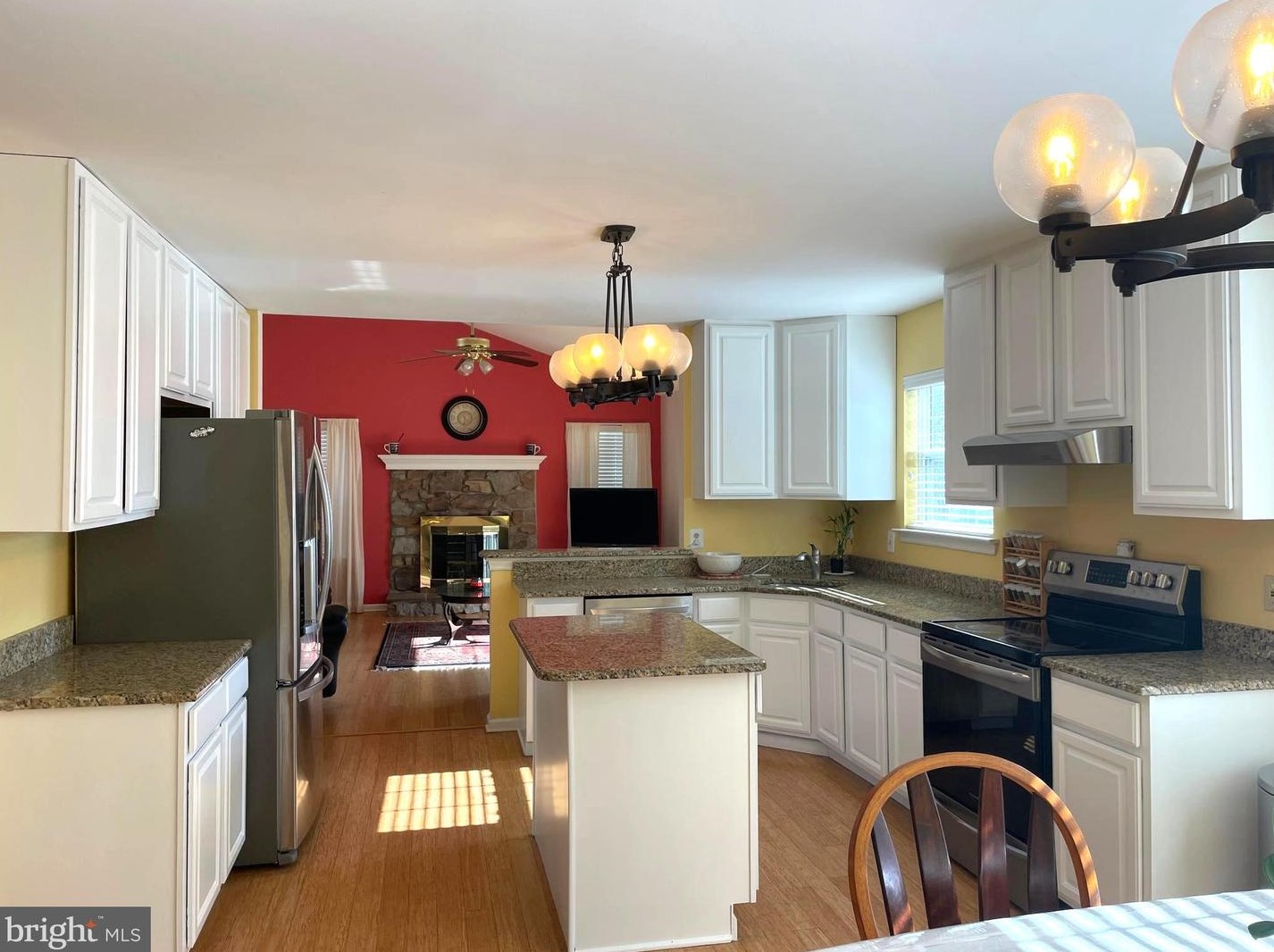 4968 Julie Ct, Gardenville, PA