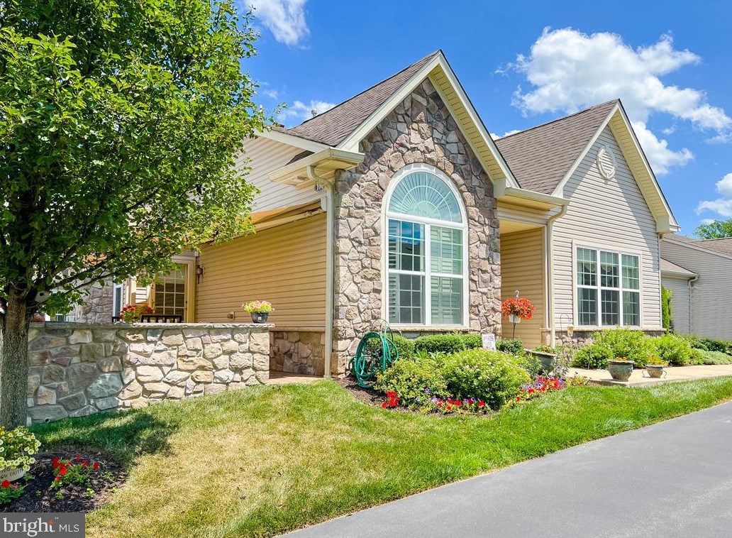106 Willow Dr, Upper Makefield, PA 18940-2451