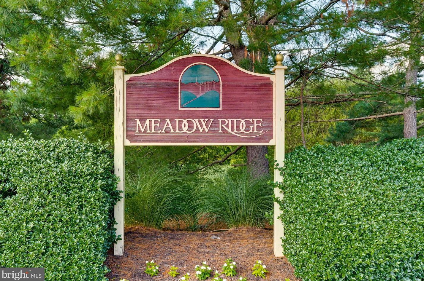 606 Chatham Ct, Chalfont, PA 18914-2067