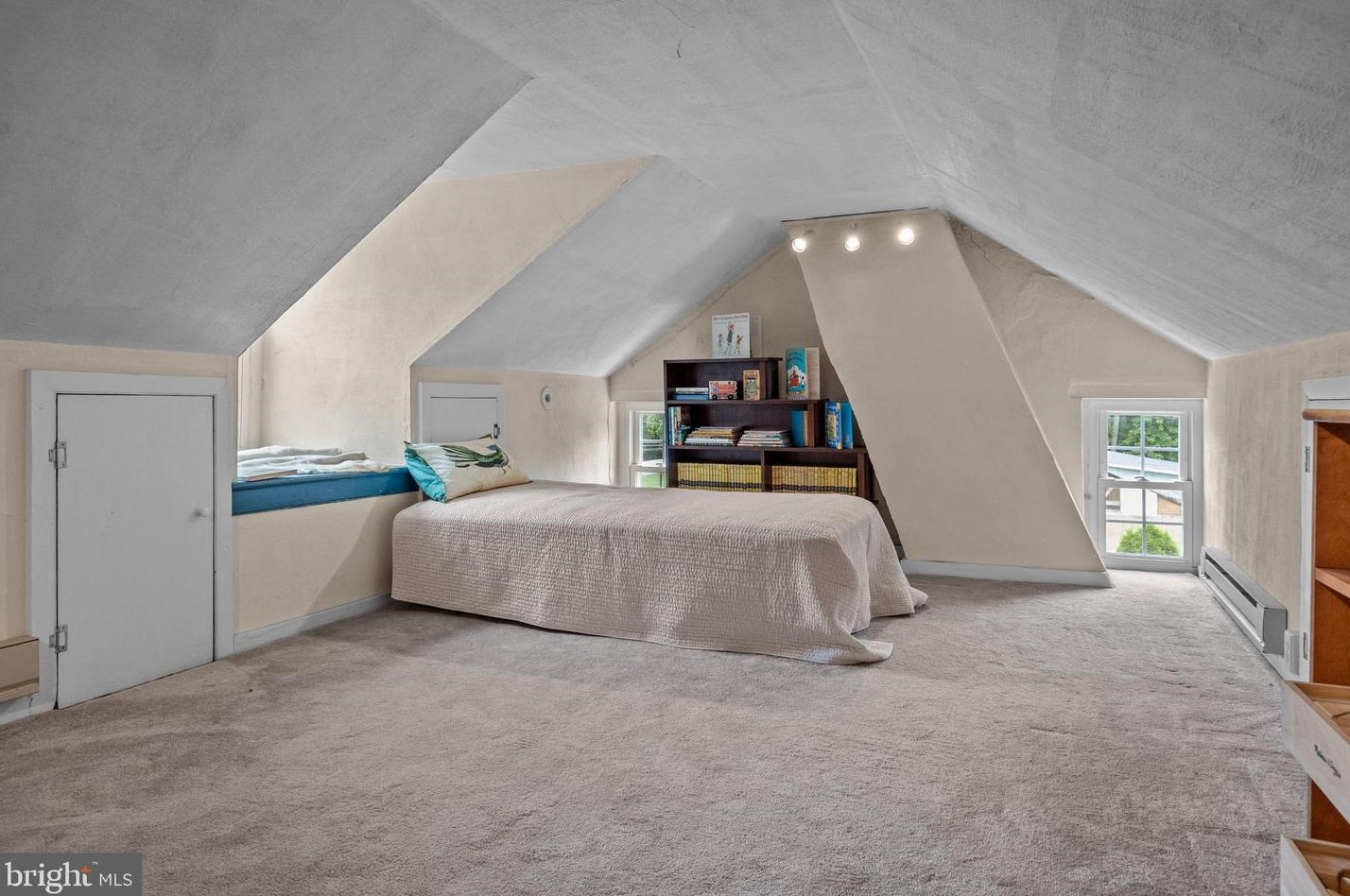 128 Stoopville Rd, Upper Makefield PA 18940-9212 exterior