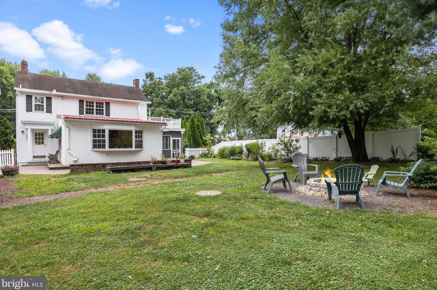 128 Stoopville Rd, Upper Makefield PA 18940-9212 exterior