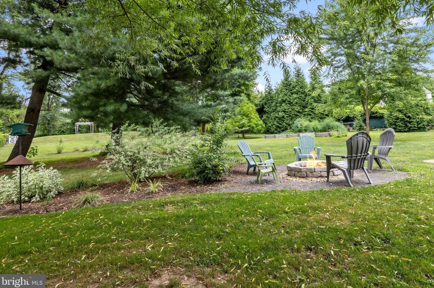 128 Stoopville Rd, Upper Makefield PA 18940-9212 exterior