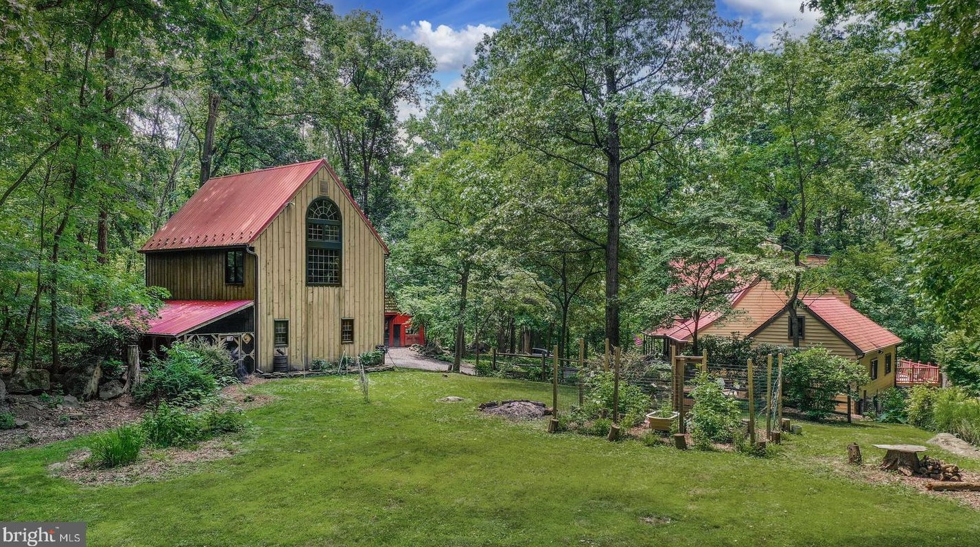 2715 Township Rd, Riegelsville, PA 18077-9520