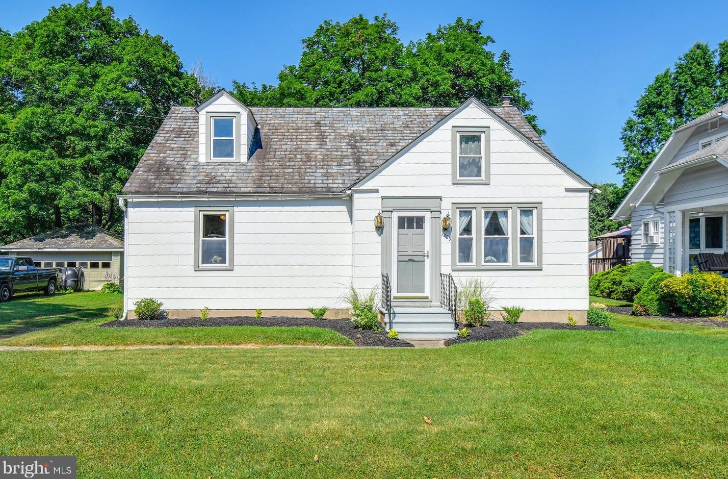 1229 Easton Rd, Riegelsville, PA 18077-7224