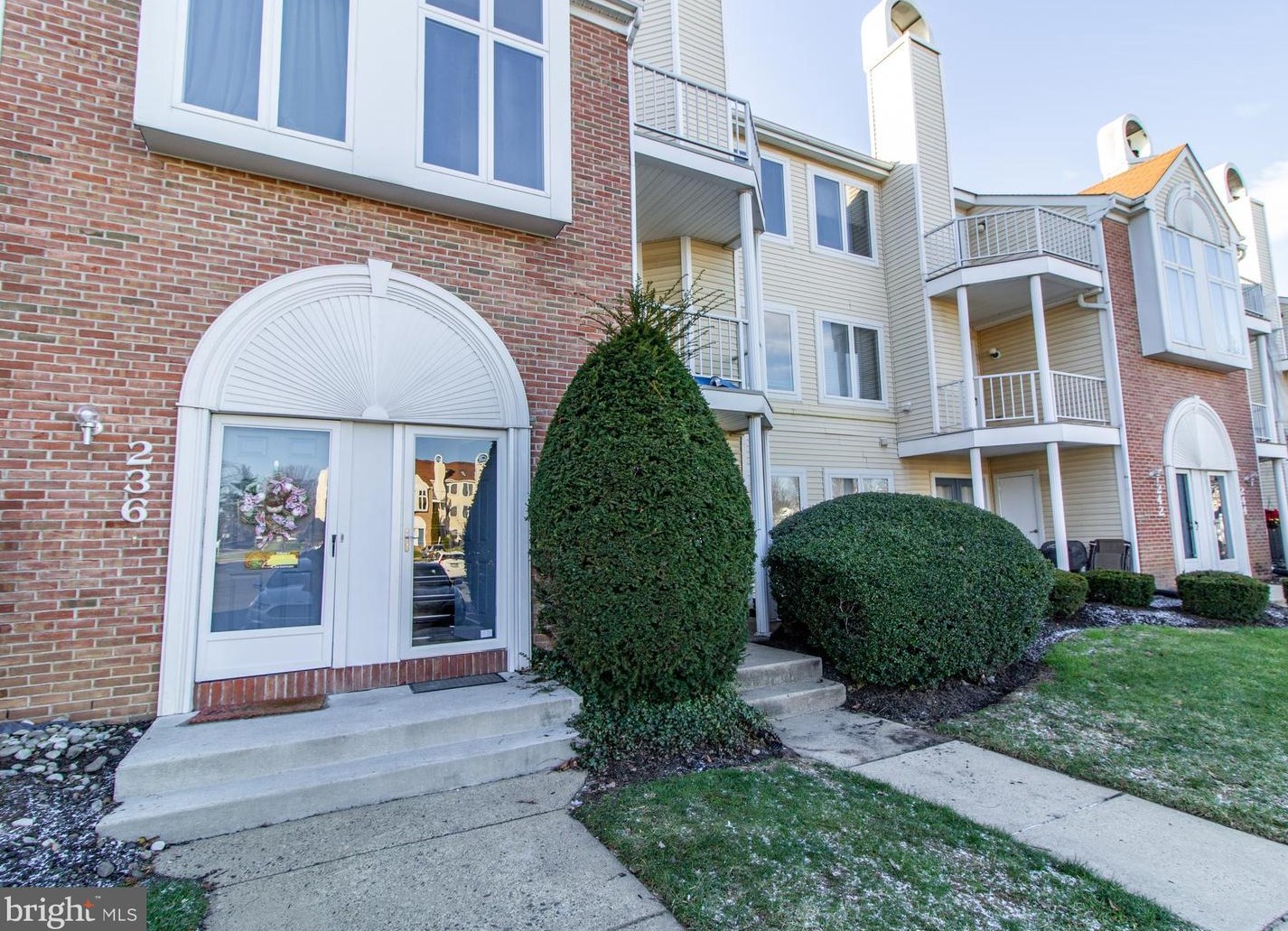 238 Colette Ct, Levittown, PA 19057-3628