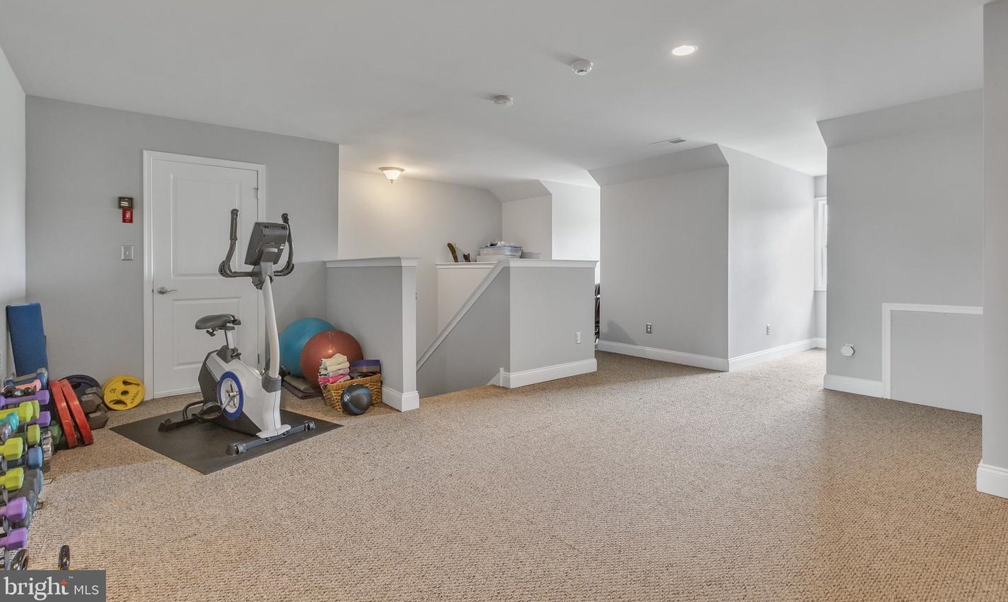 85 Elfreths Ct, Upper Makefield PA 18940-1150 exterior