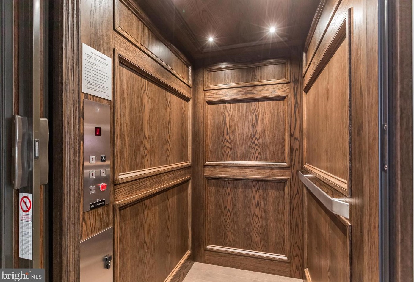 85 Elfreths Ct, Upper Makefield PA 18940-1150 exterior