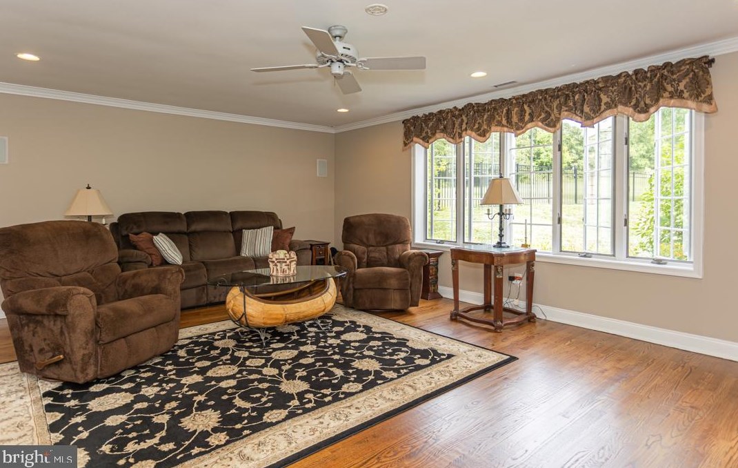 399 Pineville Rd, Upper Makefield PA  18940-3111 exterior