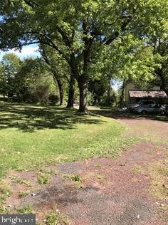 157 Pine Run Rd, Gardenville, PA