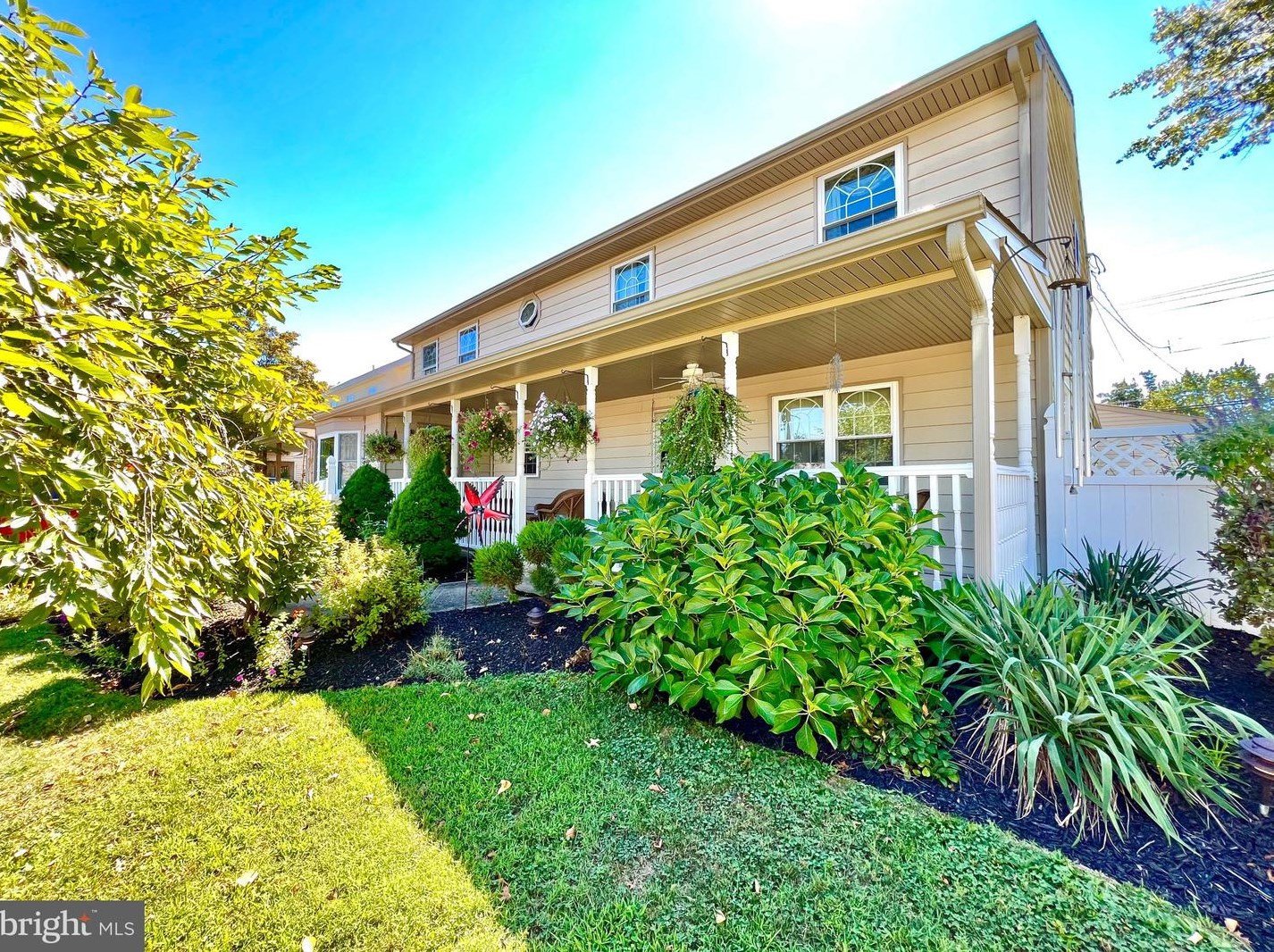 6 Idolstone Rd, Levittown, PA 19057-2302