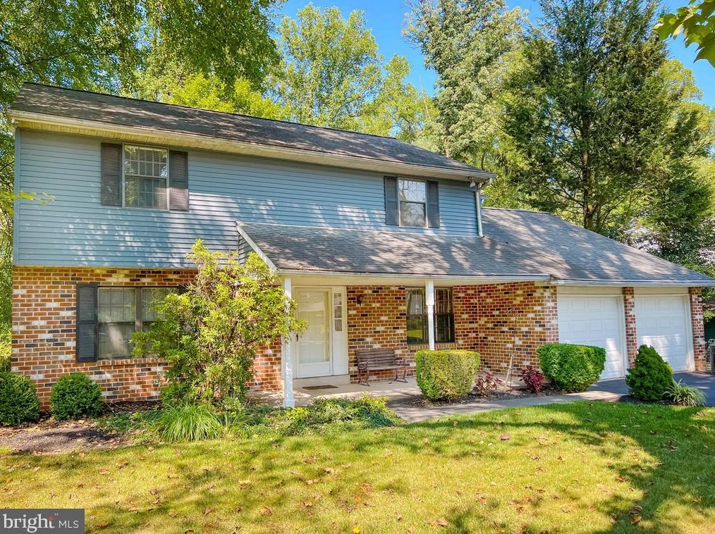937 Edgewood Ln, Langhorne, PA 19053-1968