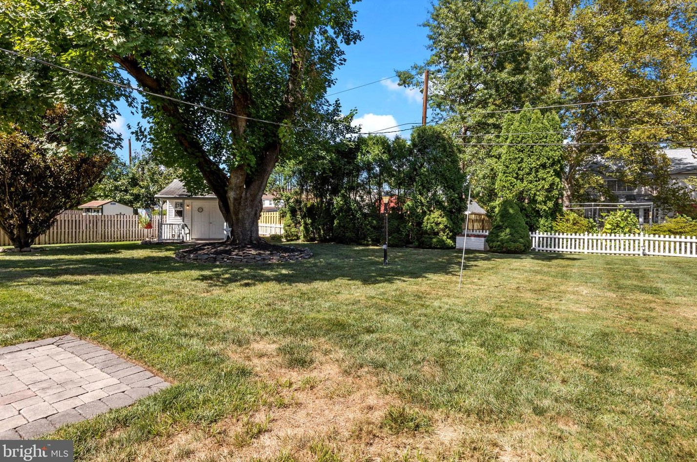 541 Lafayette St, Upper Makefield PA 18940-2133 exterior