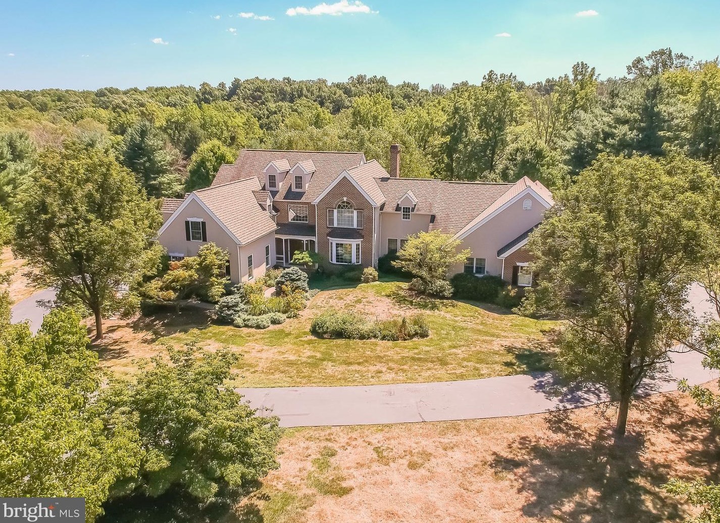 16 Weatherfield Dr, Upper Makefield, PA 18940-2610