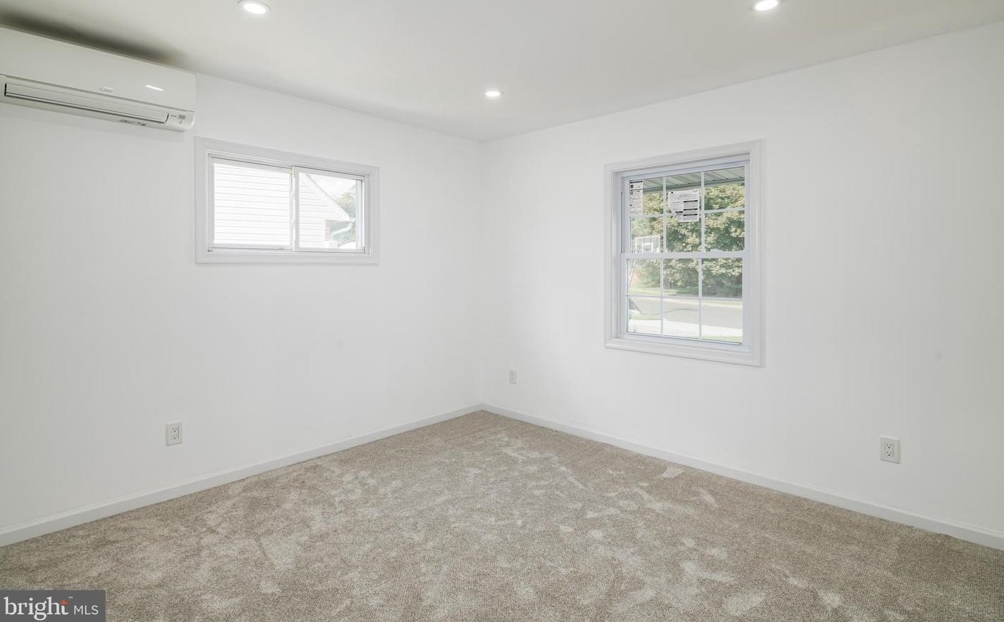 39 Jester Ln, Levittown PA  19055-2319 exterior
