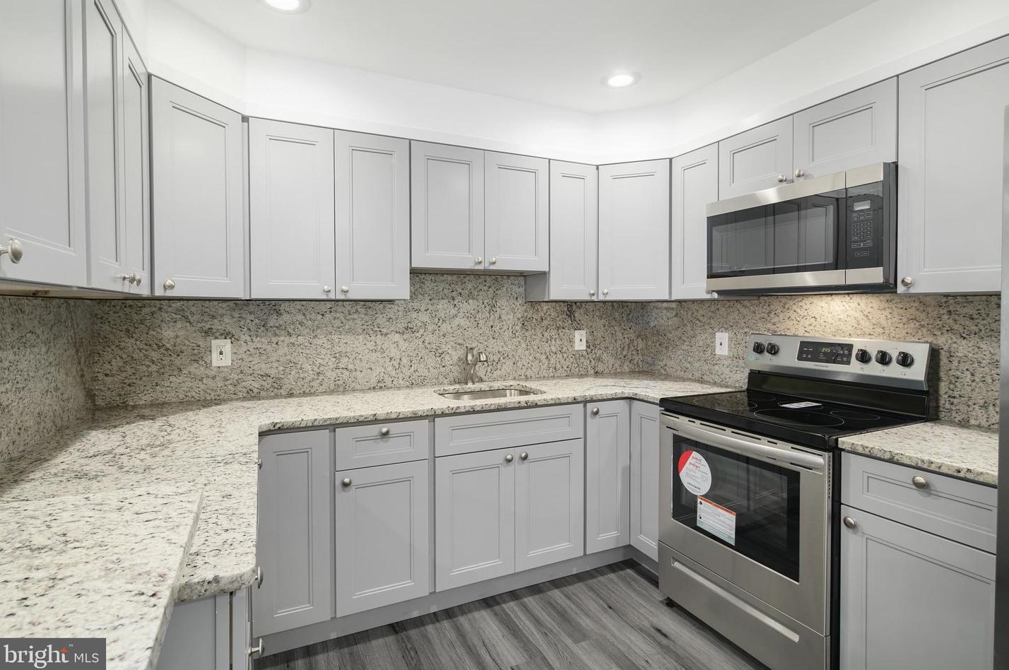 39 Jester Ln, Levittown PA  19055-2319 exterior