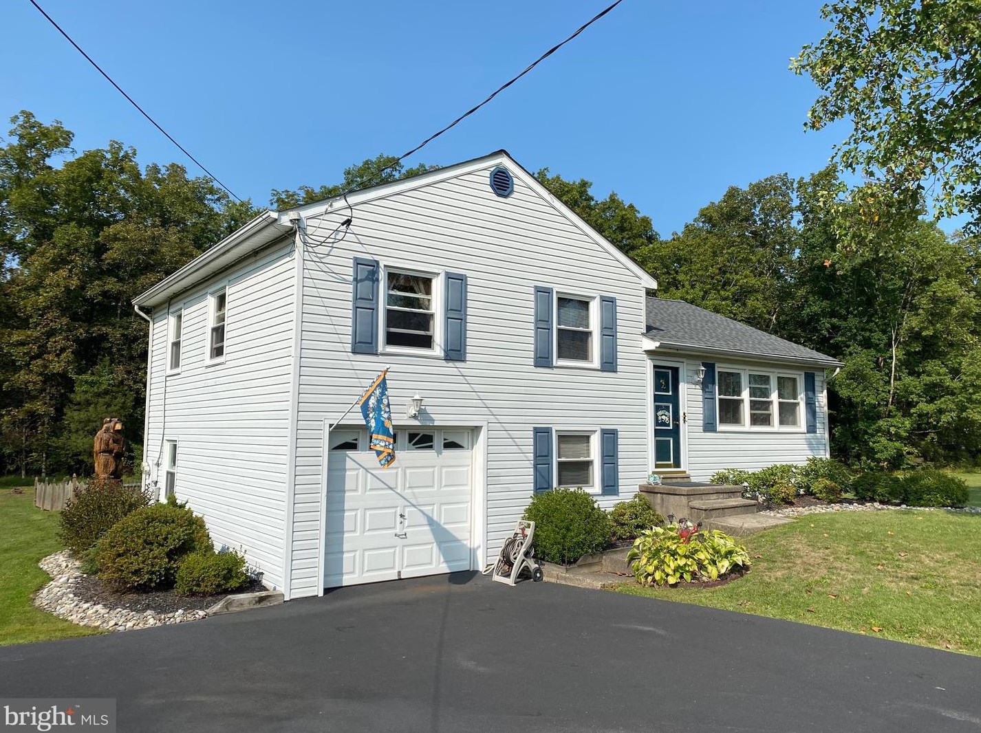 2952 Bedminster Rd, Perkasie, PA 18944-4023