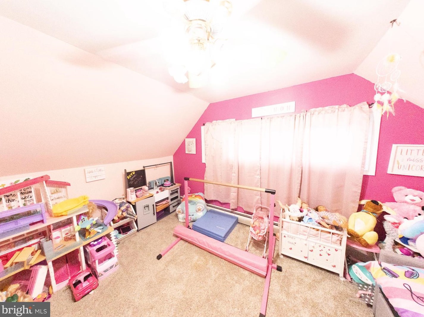 259 Goldenridge Dr, Levittown PA  19057-3434 exterior