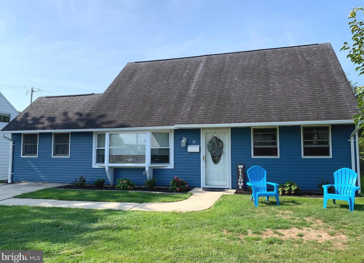 11 Macintosh Rd, Levittown, PA 19056-3647