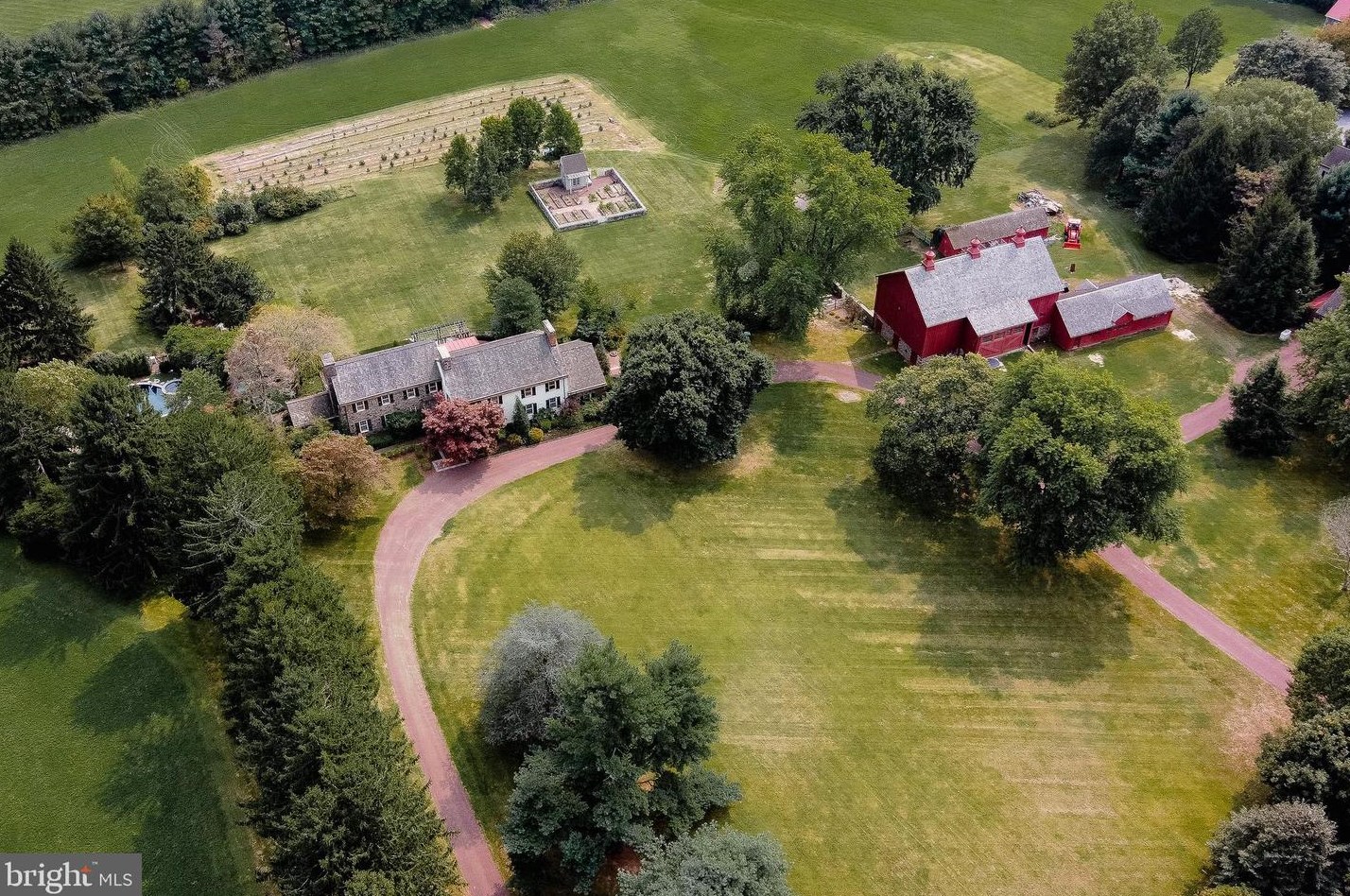 5595 Ridge Rd, New Hope, PA 18938-5420