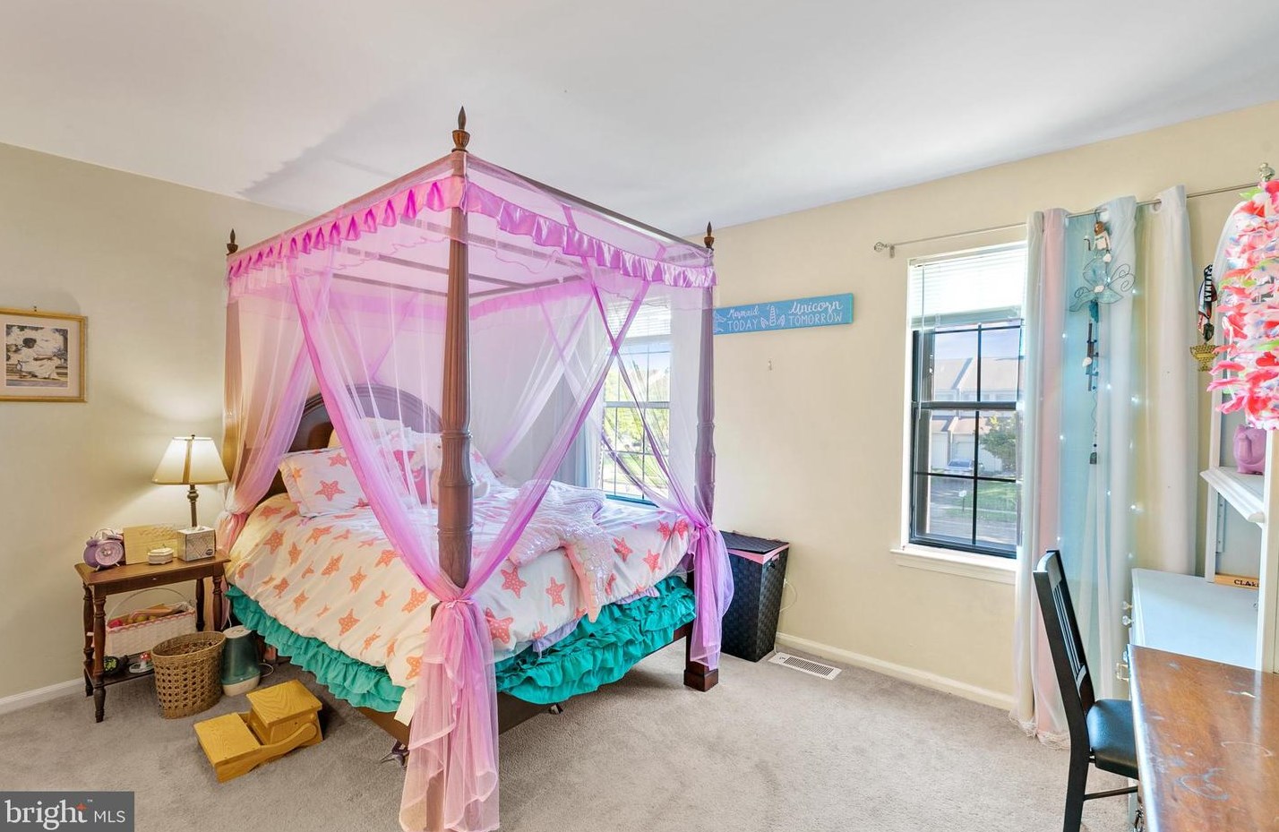 221 Parkview Way, Upper Makefield PA 18940-1138 exterior