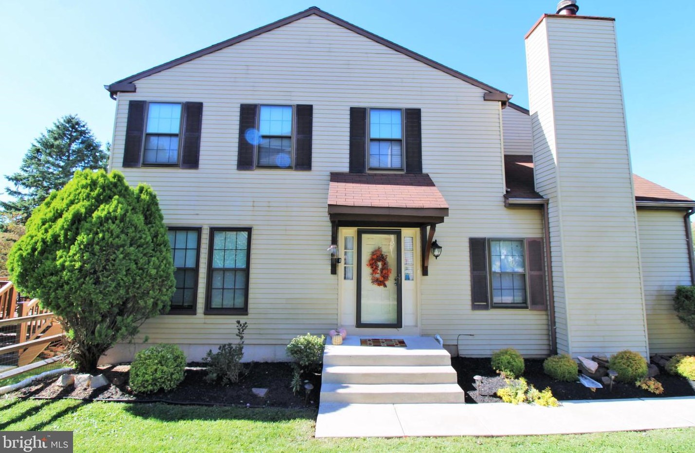 221 Parkview Way, Upper Makefield PA  18940-1136 exterior