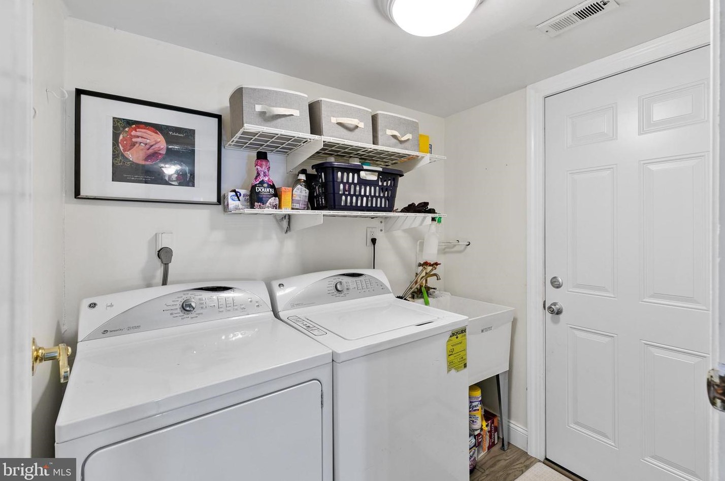 221 Parkview Way, Upper Makefield PA 18940-1138 exterior