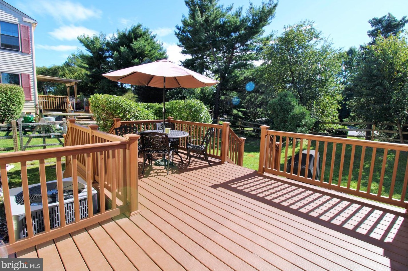 221 Parkview Way, Upper Makefield PA 18940-1138 exterior