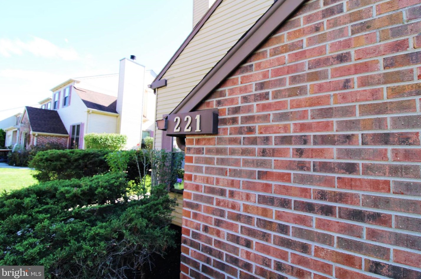 221 Parkview Way, Upper Makefield PA 18940-1138 exterior