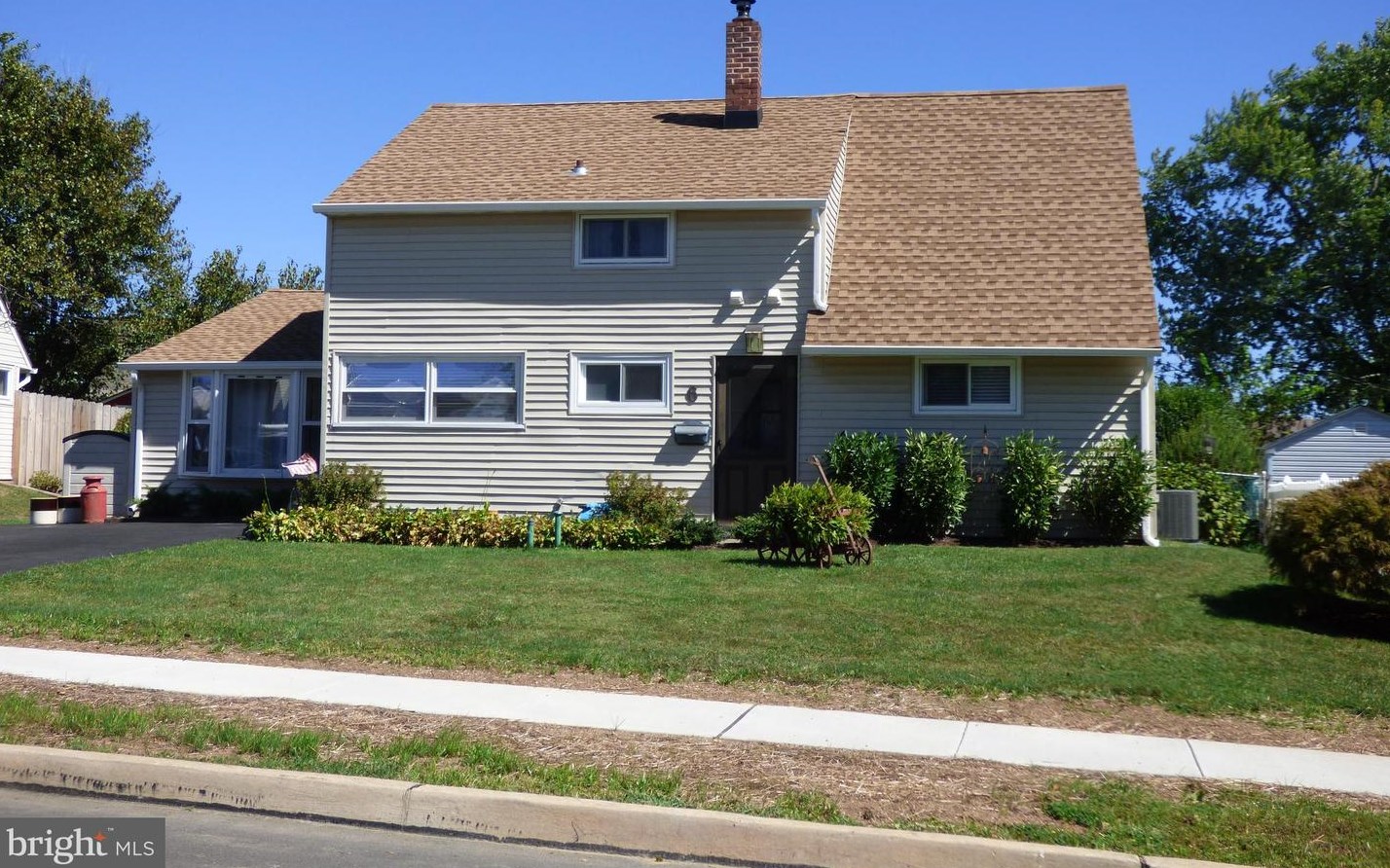 6 Great Oak Rd, Levittown, PA 19057-3314