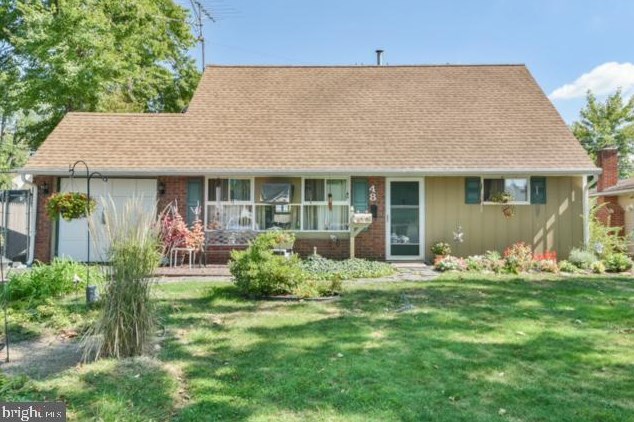48 Kingwood Ln, Levittown, PA 19055-2406