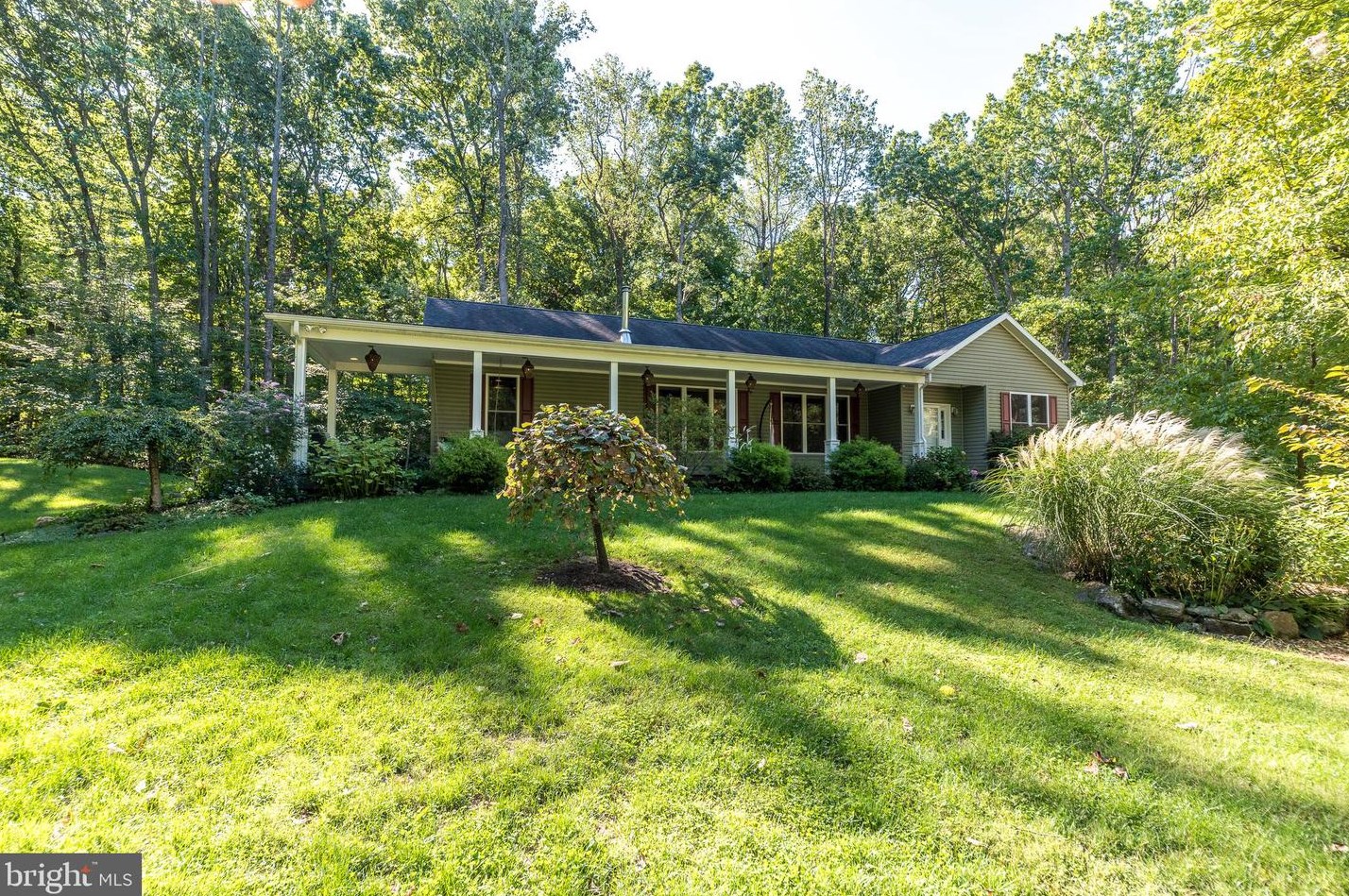 101 Woodland Dr, Upper Black Eddy, PA 18972