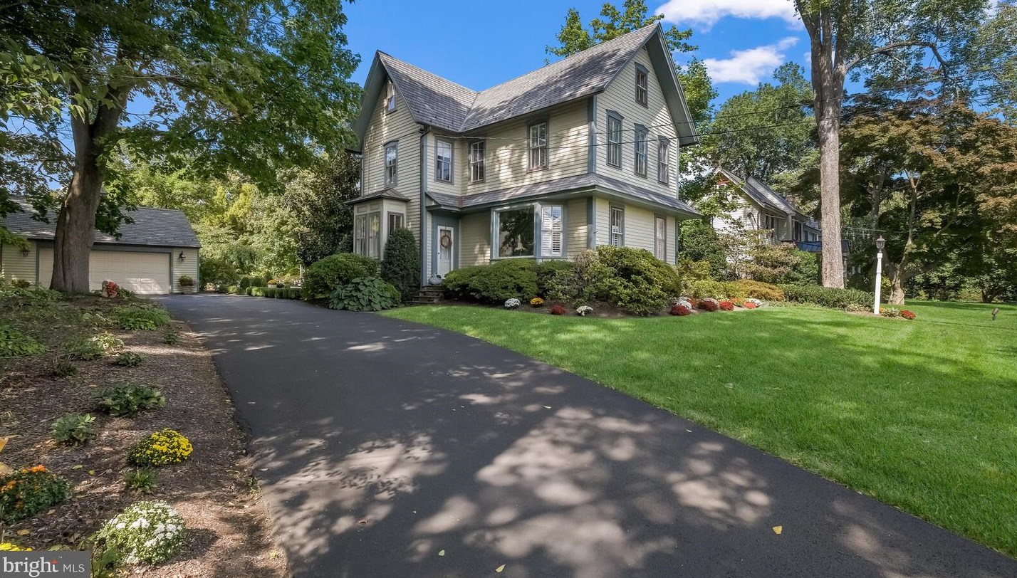 347 Maple Ave, Gardenville, PA