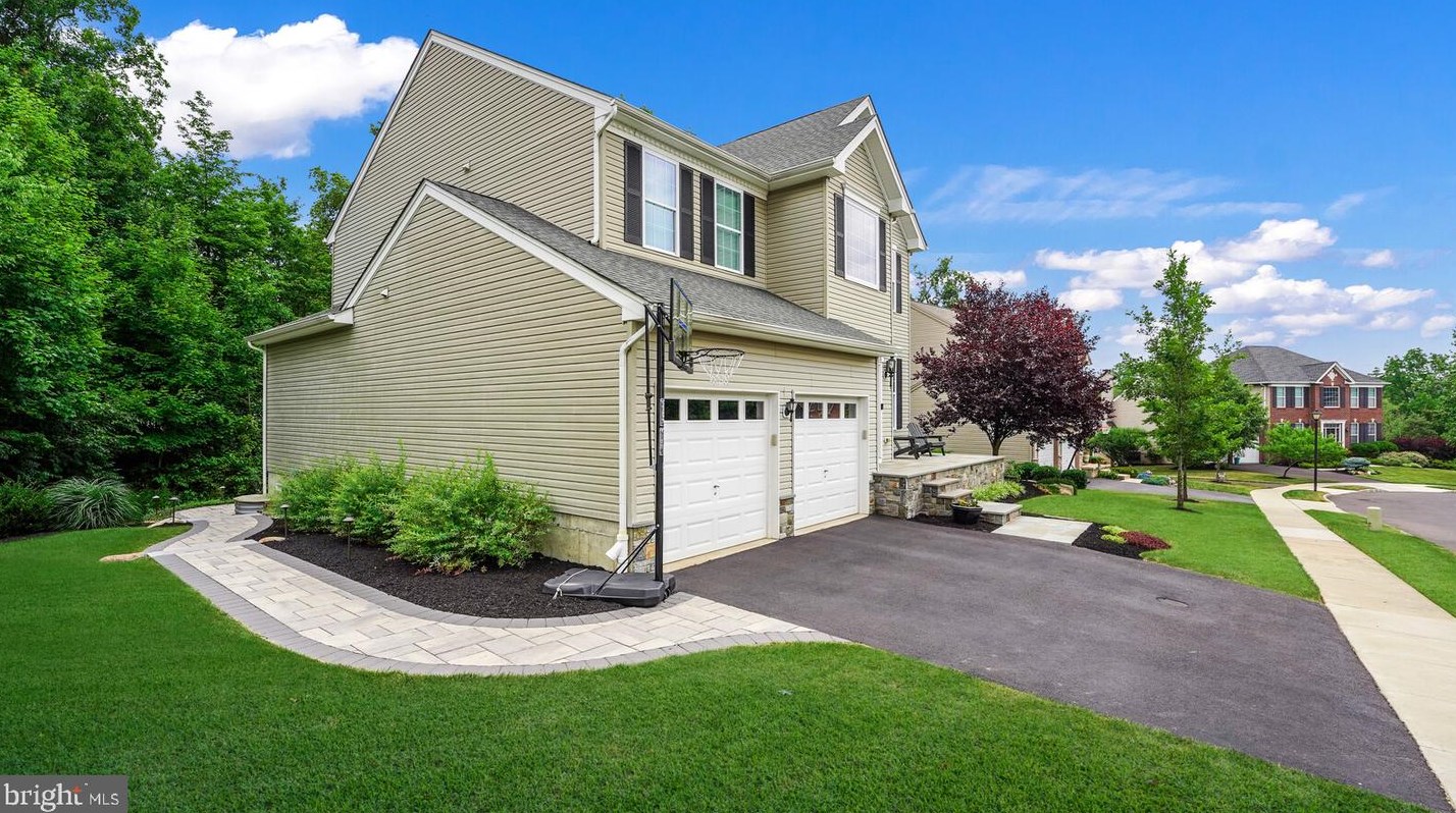 818 Myrtles Way, Perkasie, PA 18944-4432