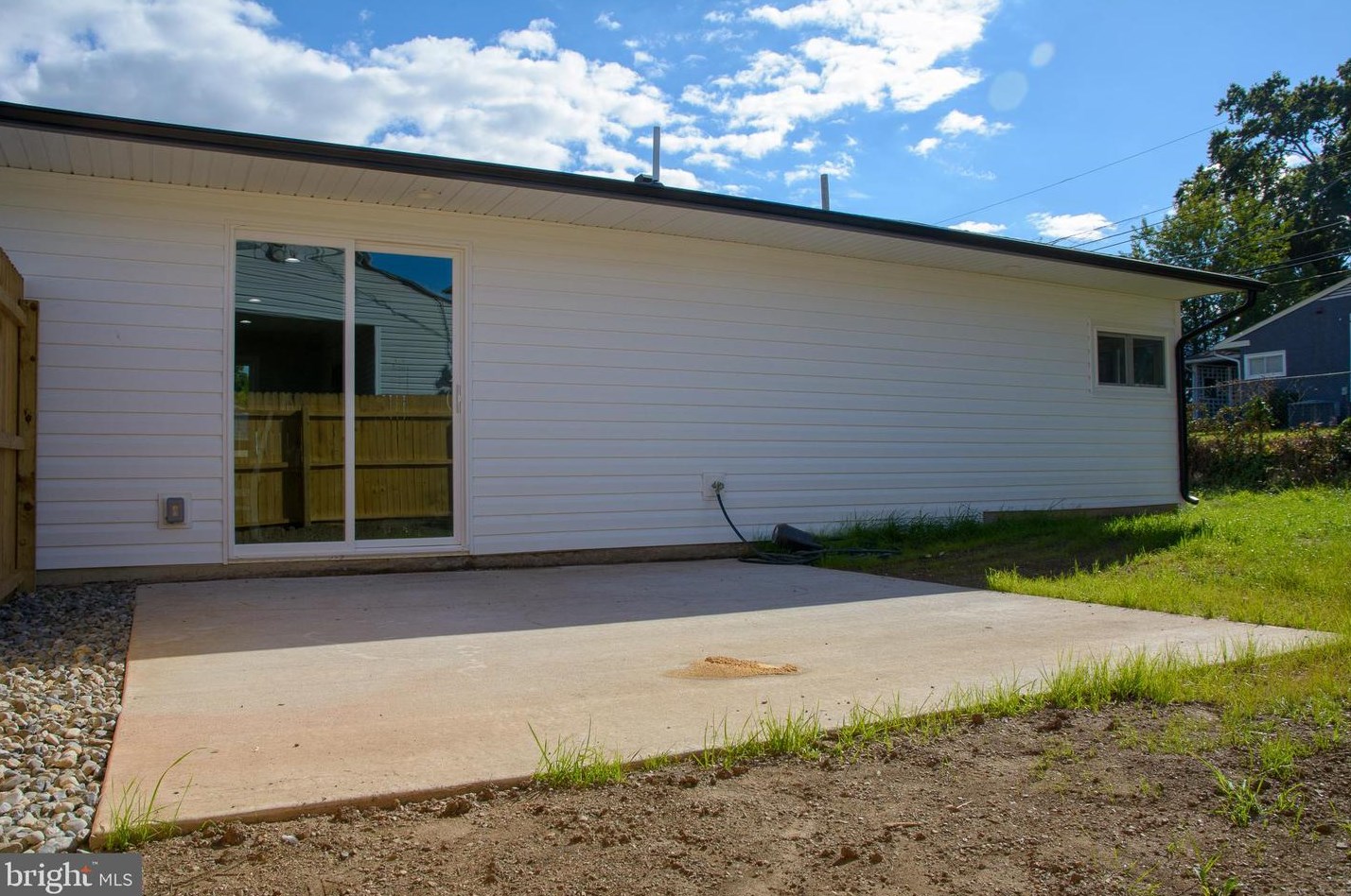 11 Tall Pine Ln, Levittown PA  19054-2201 exterior