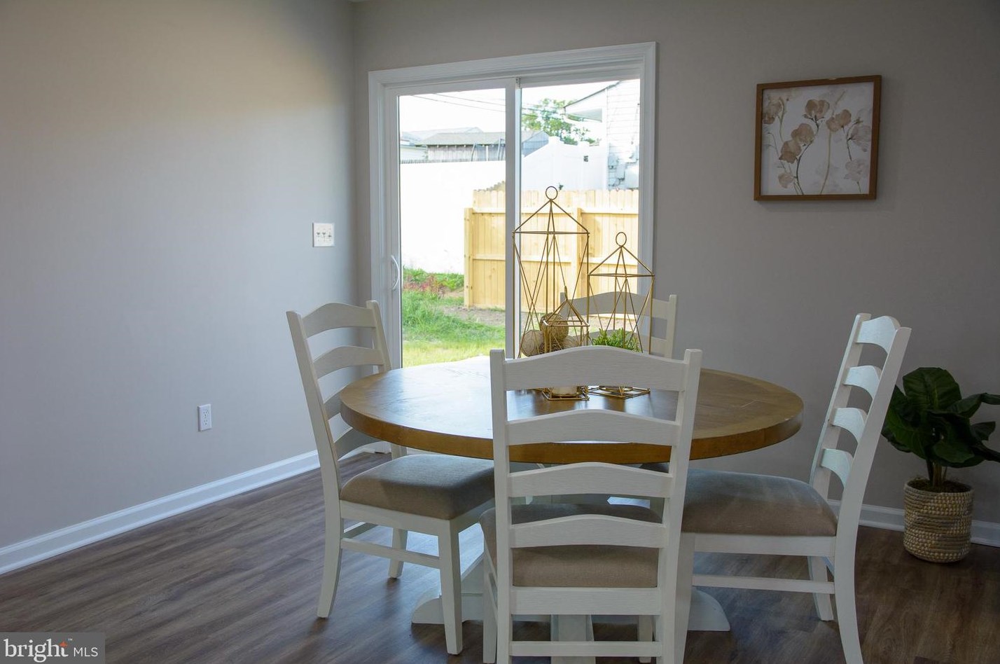 11 Tall Pine Ln, Levittown PA  19054-2201 exterior