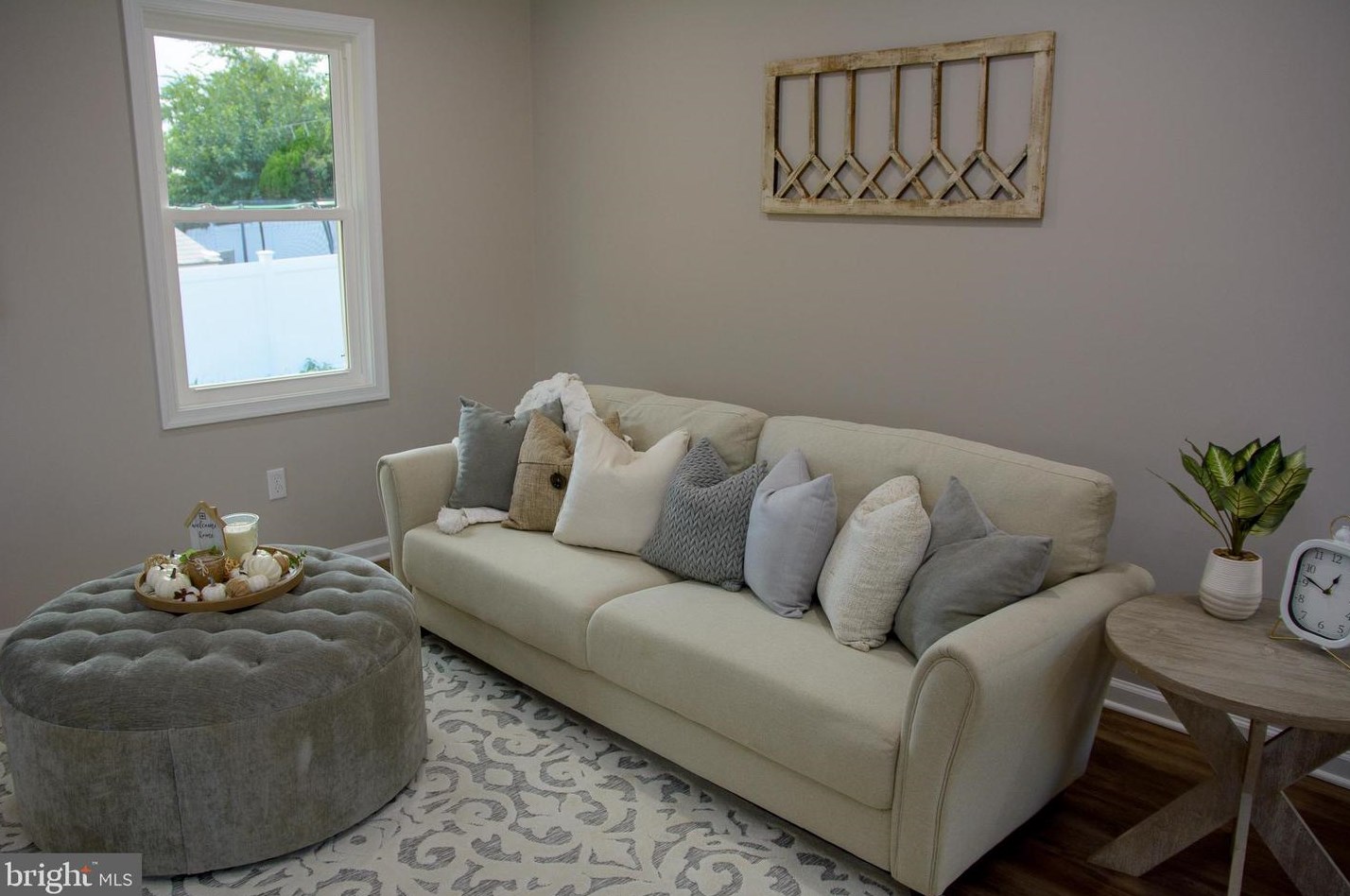 11 Tall Pine Ln, Levittown PA  19054-2201 exterior