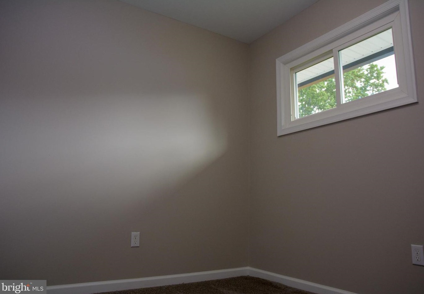 11 Tall Pine Ln, Levittown PA  19054-2201 exterior