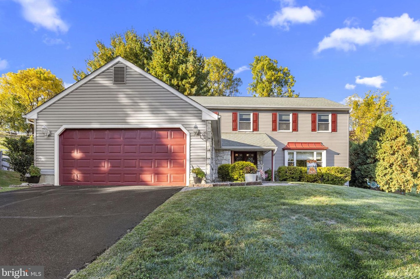 415 Fox Hollow Dr, Langhorne, PA 19053-2495