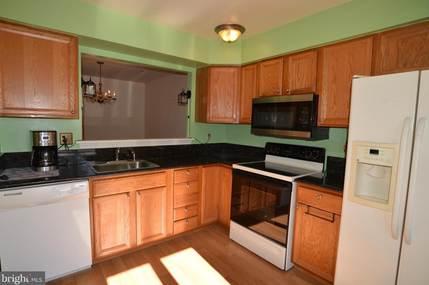 245 Jennifer Ct, Levittown, PA 19057-3629