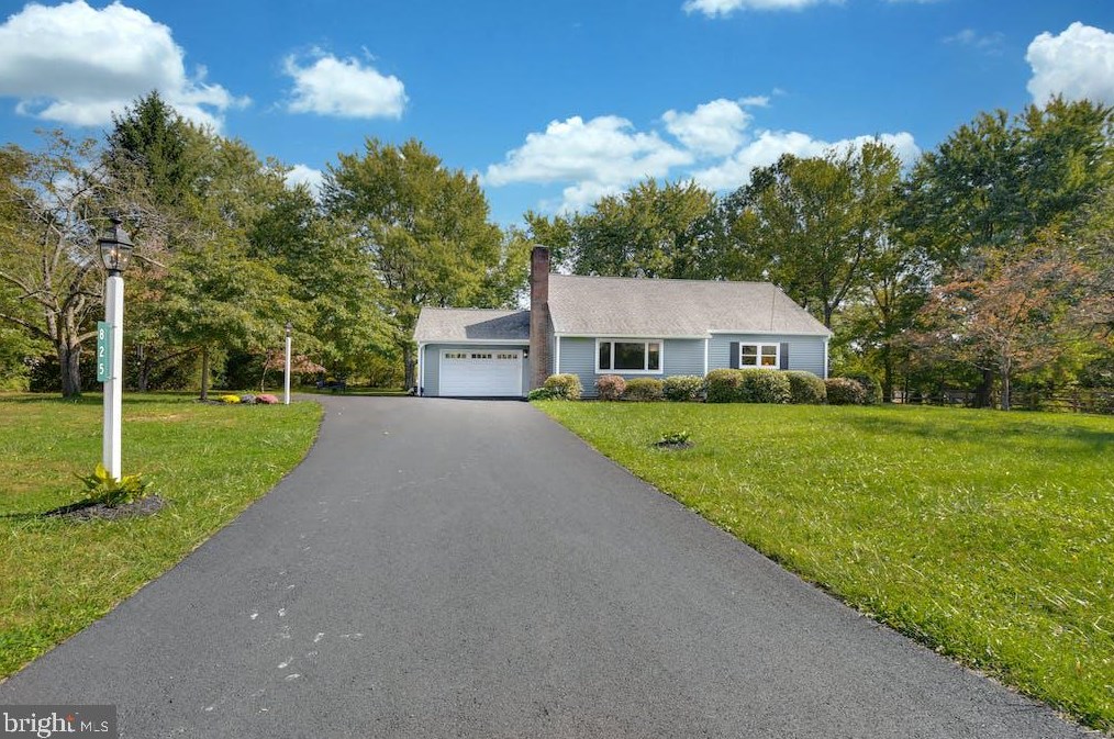 825 Sweetbriar Rd, Perkasie, PA 18944