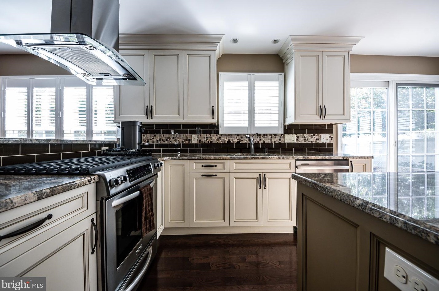 4183 Miladies Ln, Gardenville, PA